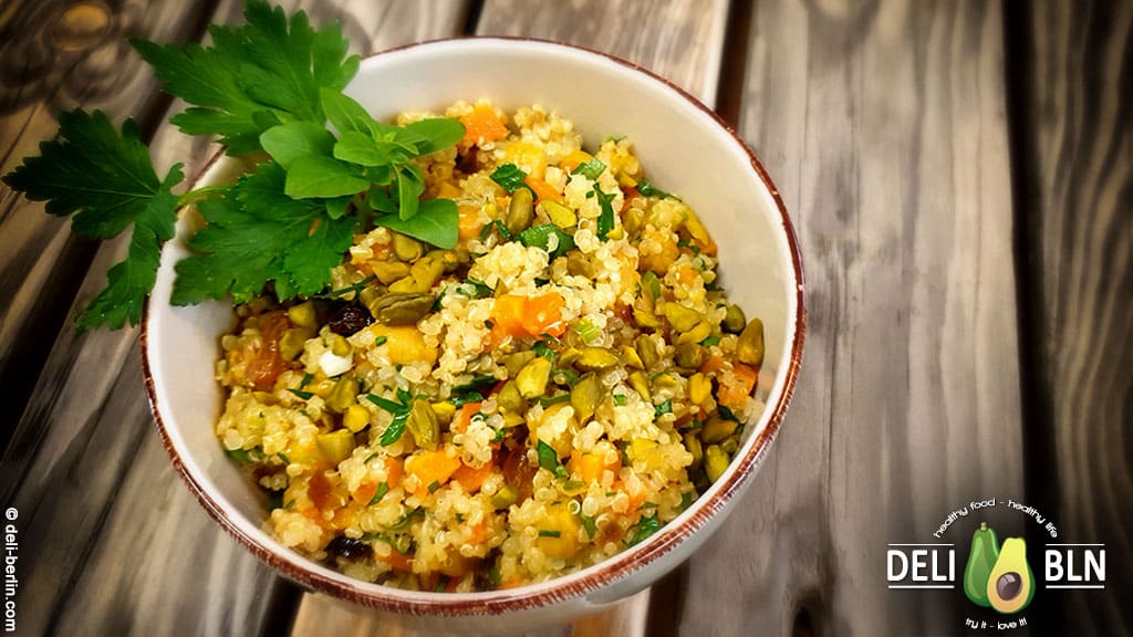 Veganer Quinoa Power Salat Mit Agaven Zitronen Dressing Deli Berlin