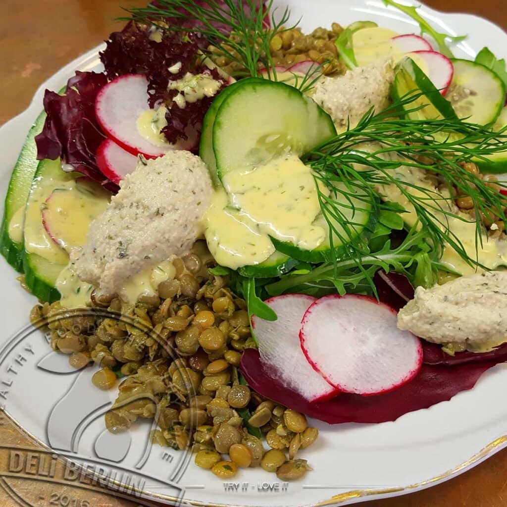 Franz Sischer Linsen Rucola Salat Mit Kr Uter Cashew K Se Deli Berlin